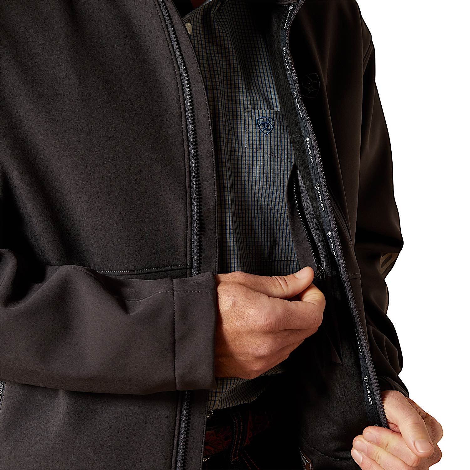 Ariat Men's Logo Softshell Jacket - Phantom - Image 5
