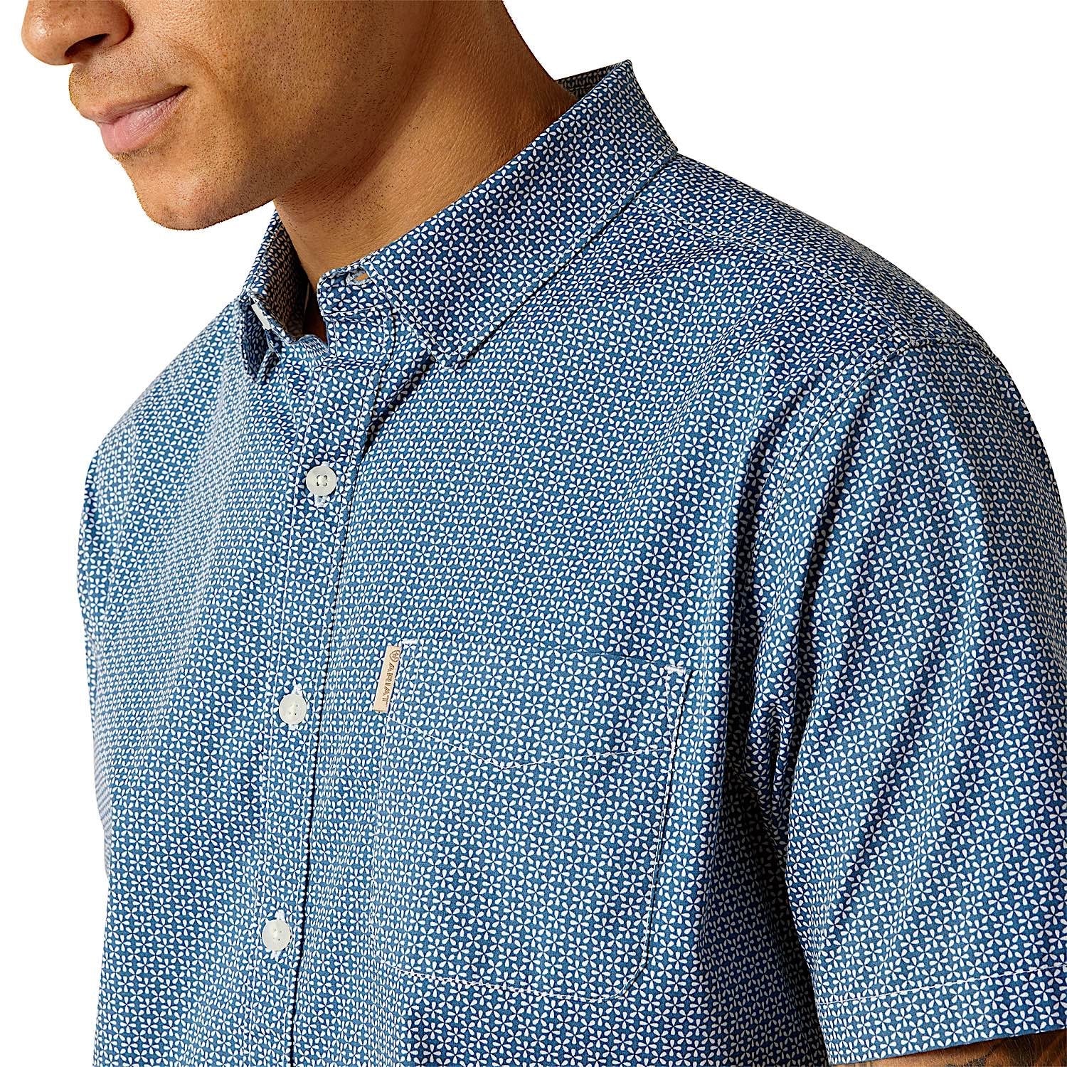 Ariat Men's Modern Fit Miller Short Sleeve Shirt Blue Ridge - Image 4