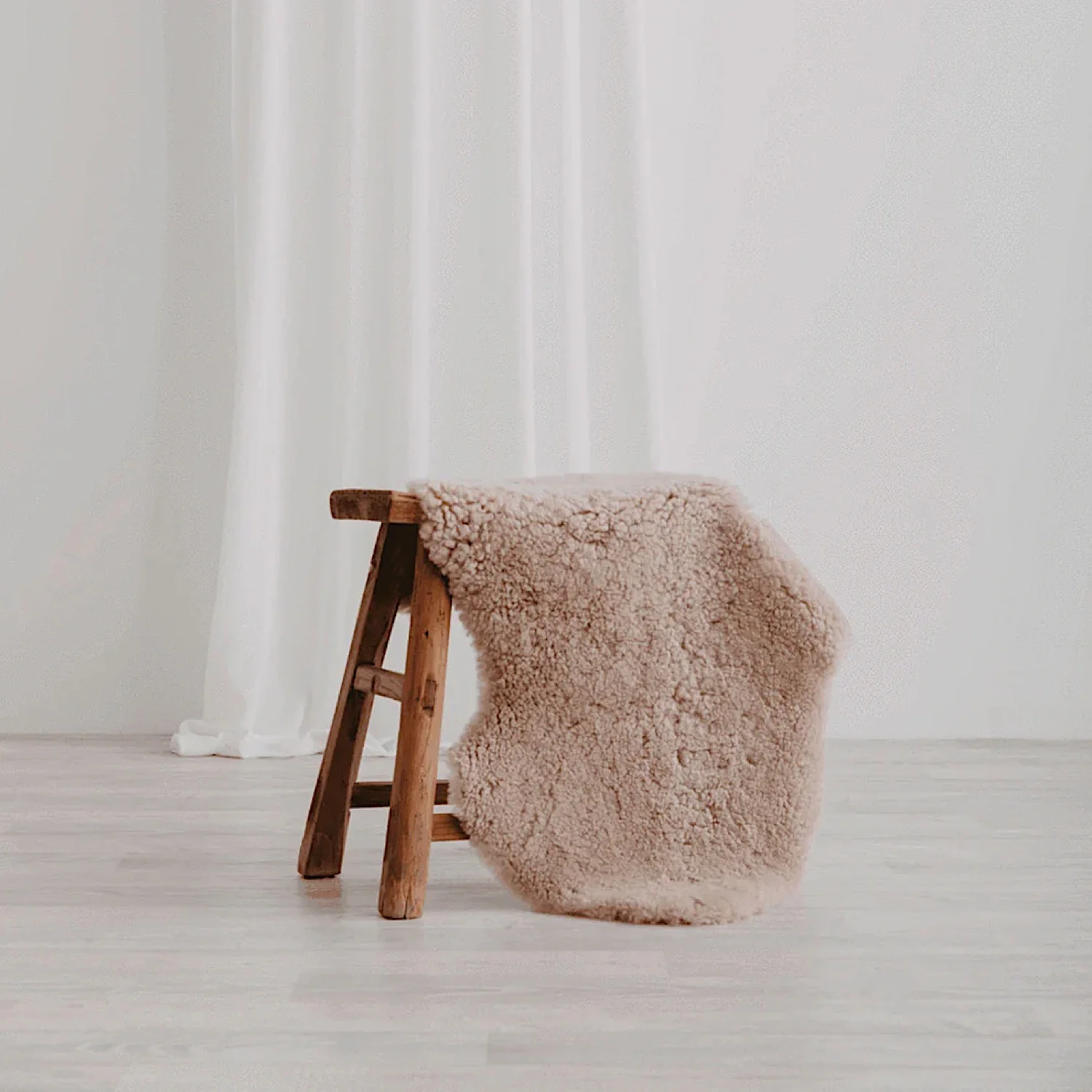 Huxford Grove Kingston Sheepskin Rug - Nappa